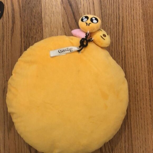 HEART emoji pillow with three little emojis back - Picture 3 of 5